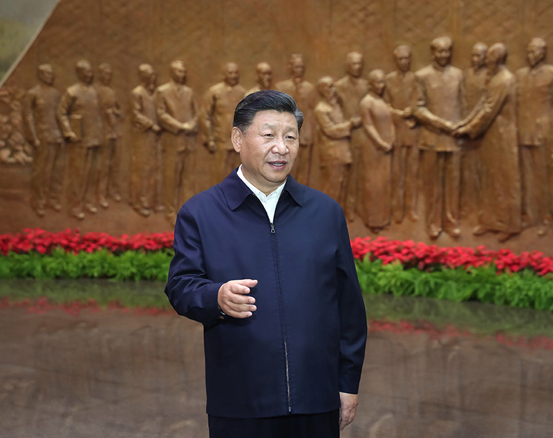9月12日，中共中央總書記、國家主席、中央軍委主席習(xí)近平視察中共中央北京香山革命紀(jì)念地。這是習(xí)近平在香山革命紀(jì)念館參觀《為新中國奠基》主題展覽，并發(fā)表重要講話。