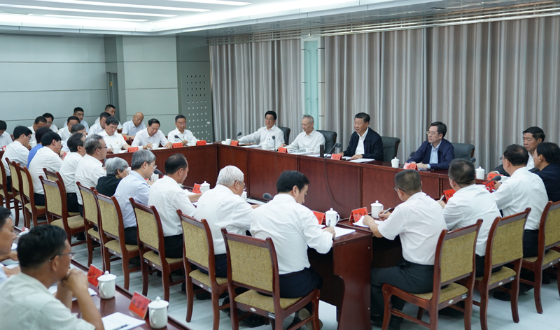 8月19日至22日，中共中央總書記、國家主席、中央軍委主席習近平在甘肅考察。這是19日下午，習近平在敦煌研究院同有關專家、學者和文化單位代表座談并發(fā)表重要講話。